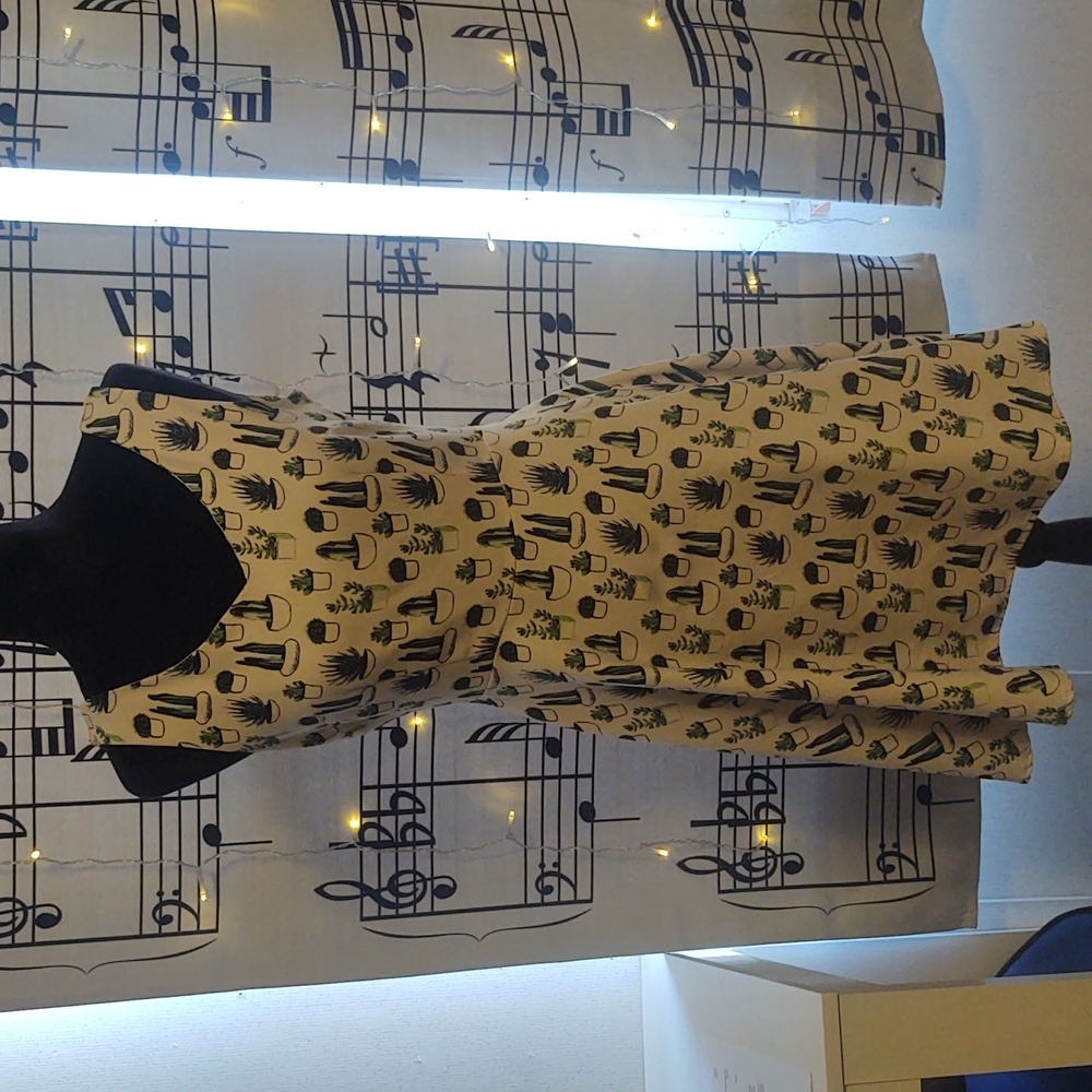 Dresslily white and green cactus dress size small.